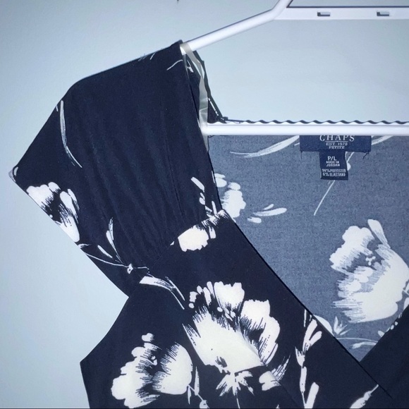 Blue Floral Chaps Blouse Sleeveless topv-neck - Picture 5 of 7